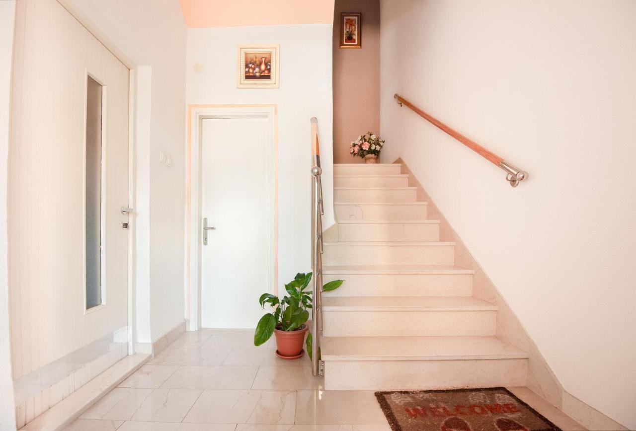 Apartments Milica Kastela Exterior photo