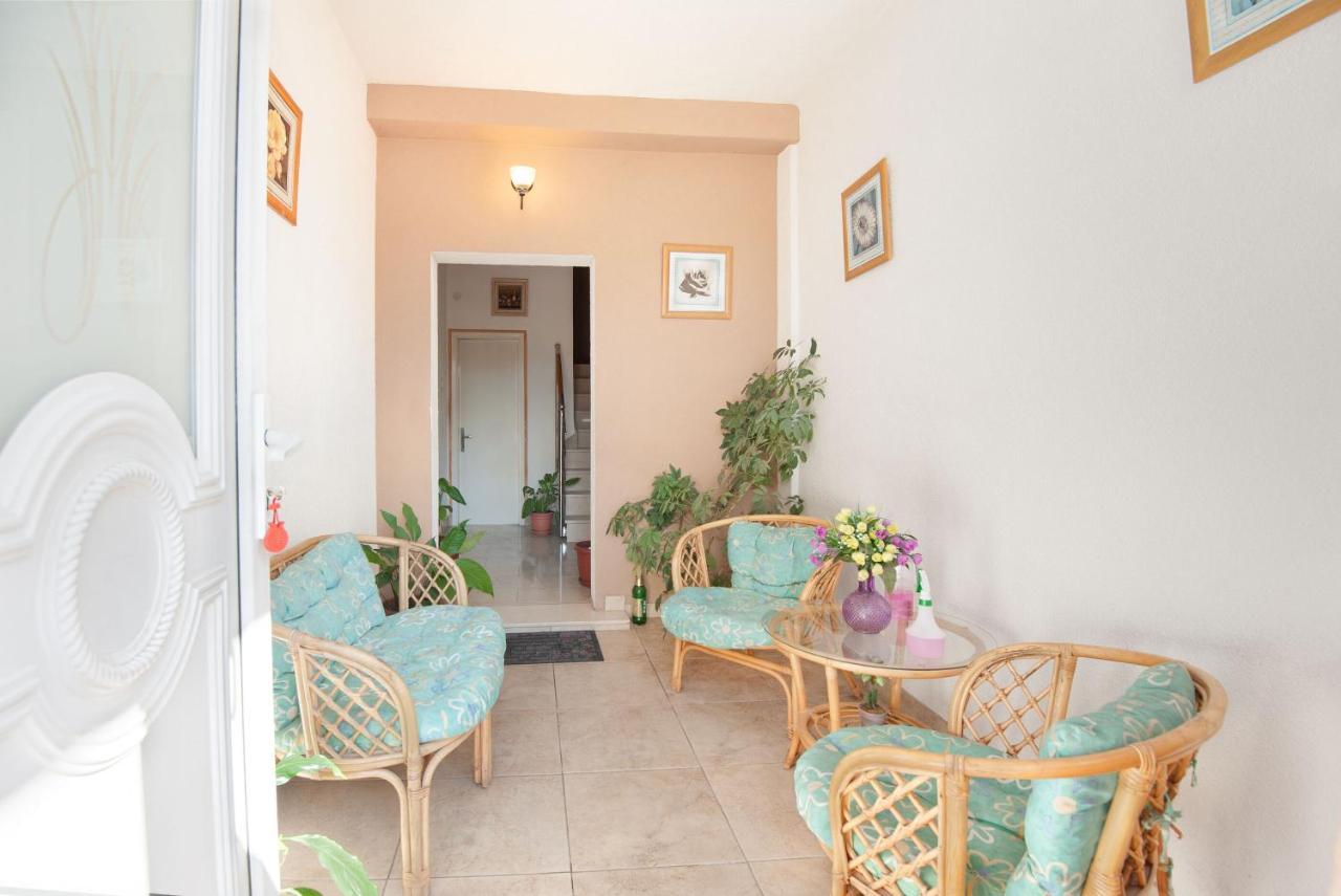 Apartments Milica Kastela Exterior photo